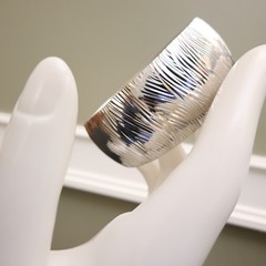 VicenzaSilver bracelet JCM 925 sterling silver textured cuff hinged 6.75 in fit