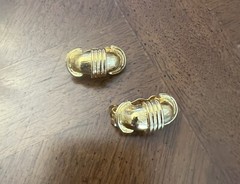 Vintage Les Bernard Vc Vanity Earrings Gold Tone Textured Small Hoops Clip-Ons!