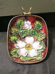 Vtg Signed GERTUDE Fries Arauner Augsburg Cloisonné Enamel 2″ Floral Pendant(402