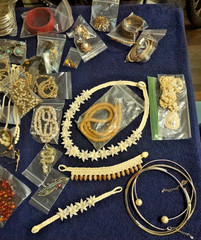 ~ Huge Vintage to Modern Costume Jewelry Lot – 100’s of Pieces! ~