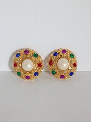 Vintage Round Gold Tone Multicolor Rhinestone ClipOn Earrings 1.25in Faux Pearl