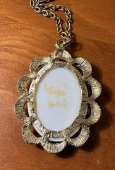Vintage Revolutionary War Battle Scene Pendant Necklace 24″ Mariner Chain