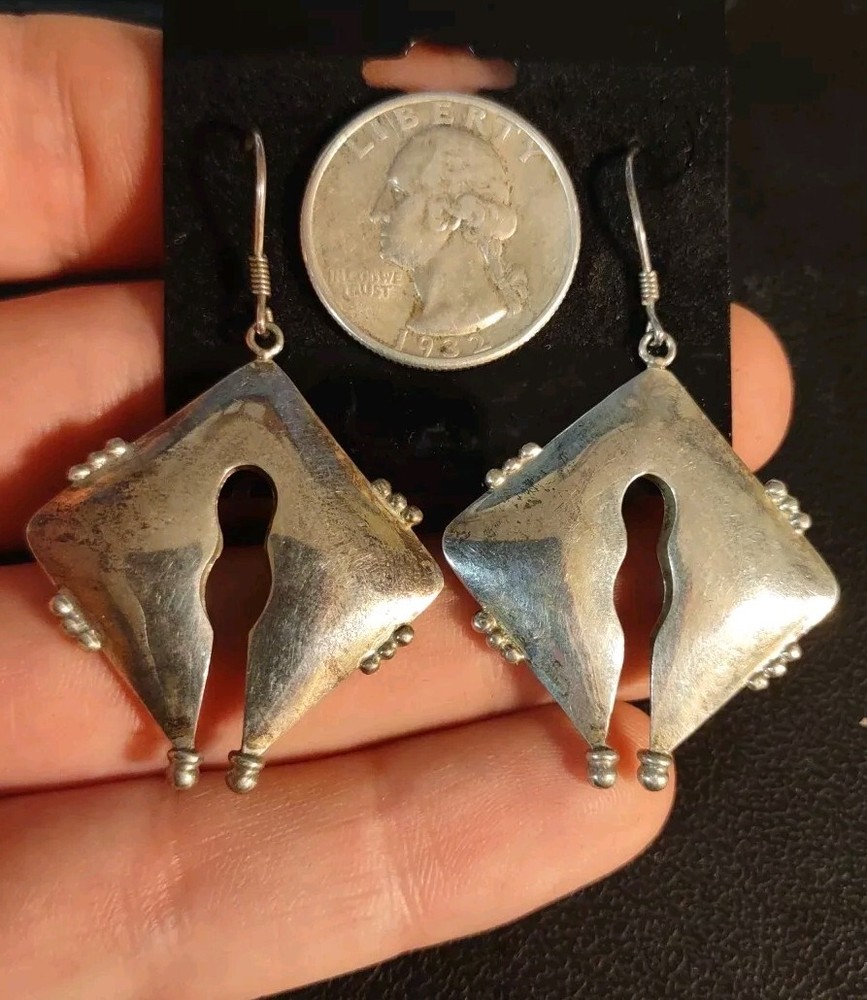 9.6 Grams Sexy Vintage Sterling Silver Native Concho Style Dangle Earrings