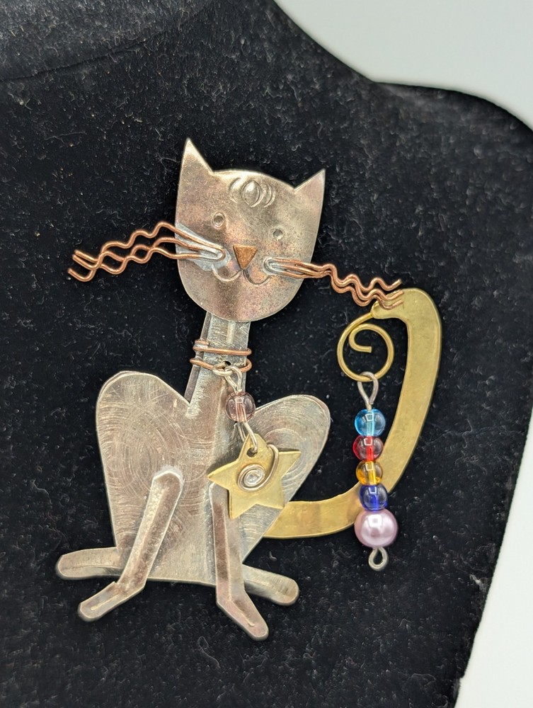 Vintage Mixed Metals Pilgrim Imports Sly Cat Pin Brooch Thailand Smiling Cat 3″