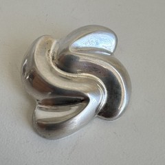 VINTAGE STERLING MEXICO EARRINGS CLIP-ON HOLLOW MARKED TS-74 22 Grams Silver