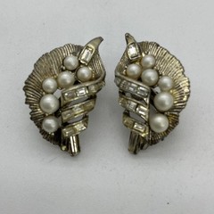 Coro Faux Pearl Rhinestone Clip On Earrings With Adjustable Spring Tension VTG