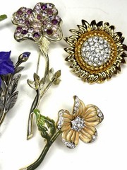 Lot Signed Designer Vintage Flower Rhinestone Brooches Joan Rivers Coro Seleni