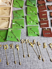 115 PC MONOGRAM NAME VINTAGE JEWELRY GOLD TONE STICK PIN BRACELET NECKLACE 1980s