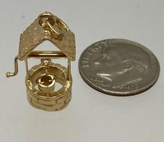14k Yellow Gold Wishing Well Charm Articulated C31