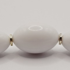 White w Gold Tone Graduated Acrylic Egg Shape Bead Professional Necklace 24 Inch