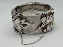 Vintage Whiting & Davis Bangle Bracelet Silver Tone Leaf Design Hinged READ