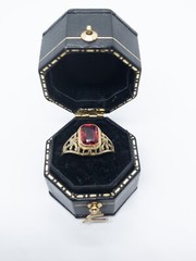 Charming Antique Victorian 14K Yellow Gold Sythetic Ruby Filligree Ring Size 5