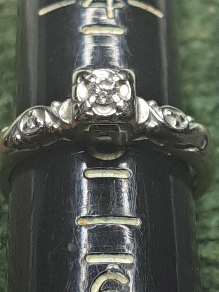 14k White Gold Designer Solitaire Diamond Ring 3 Diamond 2.3Gram Sz 5