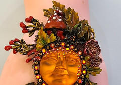 Kirks Folly Seaview Moon Autumn Harvest Mushroom Leaf Crystal Dangle Brooch Pend