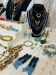 Jewelry addicts! Vintage Estate Costume AVON MONET 925 SOUTHWESTERN 89pc Lot
