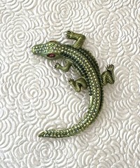 Vintage style Alligator brooch / silver tone metal w/ crystals