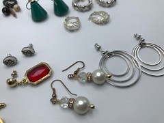 Lot of 14 Pairs Gold Silver Tone Pierced Earrings Vintage faux pearl