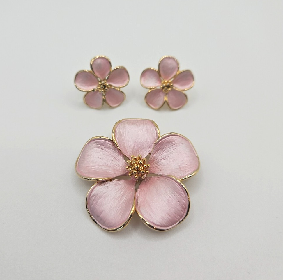 Vtg Set Pink Dogwood Flower Brooch and Post Earrings Set