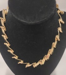 Vtg MONET Goldtone Necklace! EUC