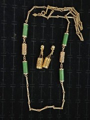 Sarah Coventry ORIENTAL LANTERNS Faux Jade Necklace & Earrings 1978 Vintage