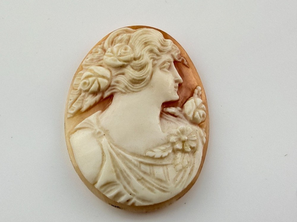Vintage Loose Hand Carved Shell Cameo Woman Flowers in Hair 1.25 Inch x 1 In 5g