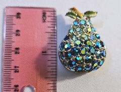 Vintage 1960’s Peacock Blue Green AB Iridescent Brooch Pin Pear Shaped EUC