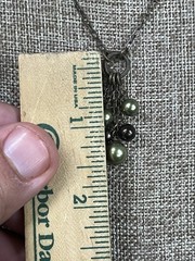 VINTAGE ANTIQUED BRASS FAUX GREY & GREEN PEARL NECKLACE 17.75-19.25”