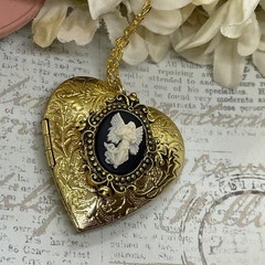 Gold Heart Locket Photo Birthday Anniversary Wedding Cameo Angel Angels Necklace