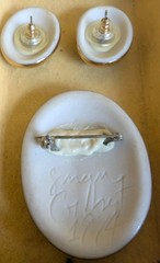 Vintage 1974 Susan Gilbert Porcelain Iris Brooch Earrings Set Signed Gold Tone