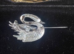 Vintage GERRYS Textured Silver-toned Swan Markasite Eye Brooch