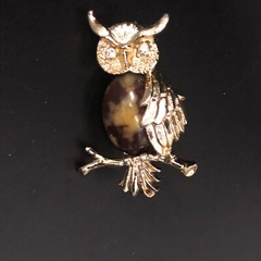 Vintage Gerrys Signed Stone Rhinestone Owl Bird Brooch Pin