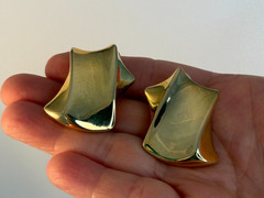 Vintage Dual Signed Gold Tone Sculptural Clip Earrings Erwin Pearl FO Inc
