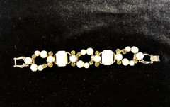 VTG D&E JULIANA Silver Tn WHITE MILK GLASS SMOKE RHINESTONE 5 Link Bracelet 7″ L
