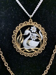 SHP EXCL Pendant Necklace Triple Strand Swan White Gold Tone Vintage Stan Home