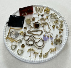 Nice Vintage Jewelry Mix Lot All Wearable Gold Tone Unbranded Monet 35 Pieces