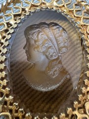 Vintage Warner Intaglio Light Brown Glass Cameo Pendant & Gold Tone 23” Necklace