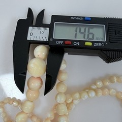 Vintage Mother of Pearl Graduated Bead Necklace 36″ Peach Cream MOP Barrel Clasp