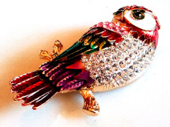 ENAMELED OWL BROOCH!Figural Bird Motif Pin.Pink & Clear Crystals.Gold Tone Set.