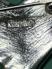 TRIFARI Signed Vintage Small Wavy Heart 1.1” Silver Tone Metal Brooch Pin