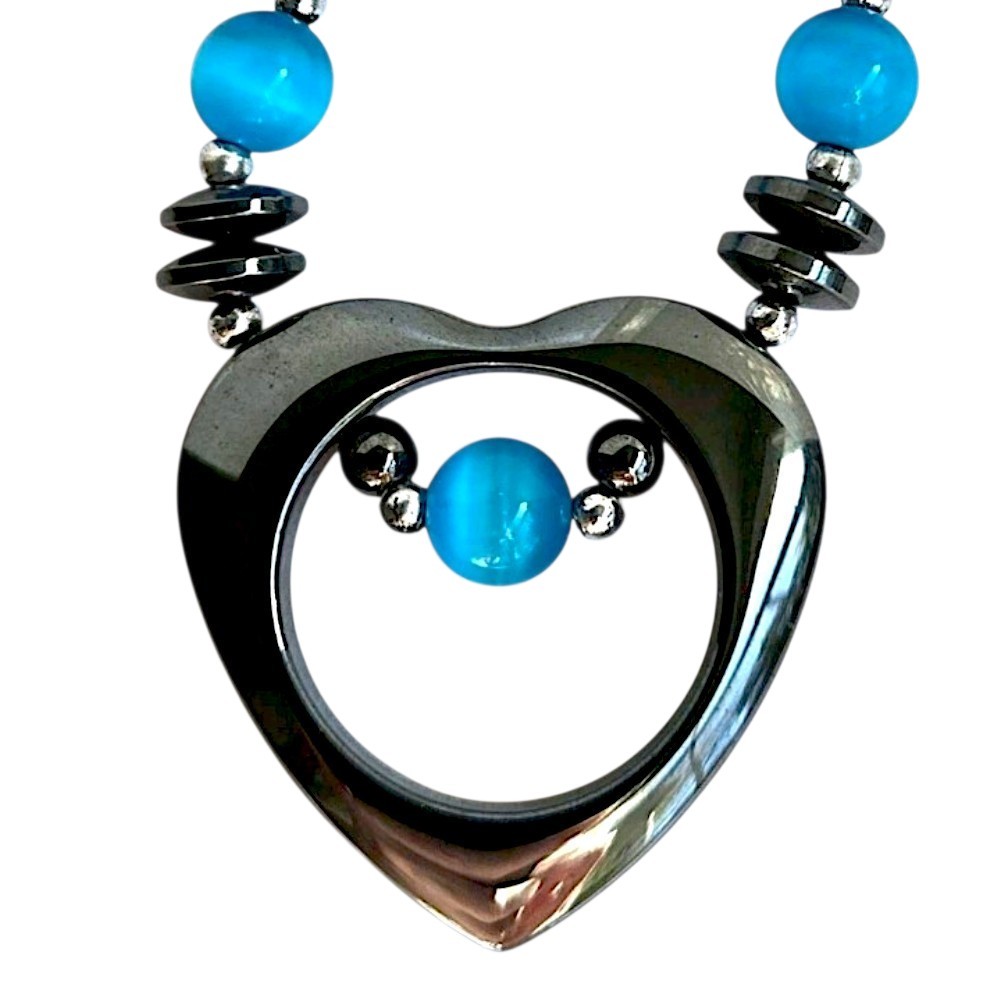 Y2K Hematite Heart Pendant Necklace Blue Glass Cats Eye Beaded Silver Tone 18”