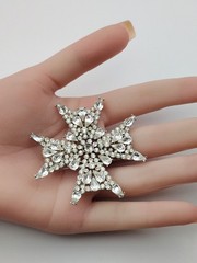 RARE VINTAGE CROWN TRIFARI JEWELRY MALTESE RHINESTONE CROSS BROOCH PIN 2 1/4″