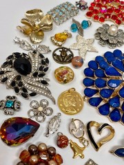 Lot Vintage & Modern Jewelry Parts Broken Repurpose Craft Rhinestones Harvest W