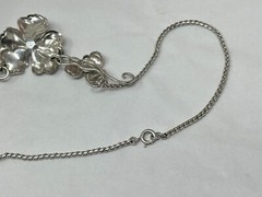 Vintage Silvertone 3D Metal Flower 15.5″ Necklace