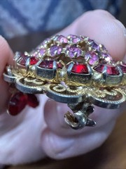 Vintage Gold Tone Red And Pink Dangling Lace Border Brooch