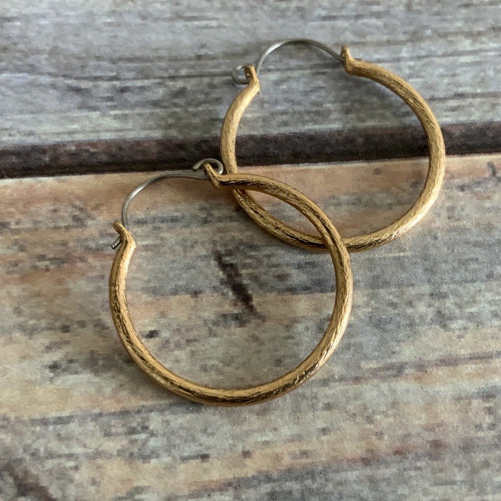 Light weight vintage pierced textured hoop earrings with wire wires