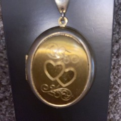Vintage Gold Tone Double Heart Oval Hook On Locket Pendant ~20” Chain