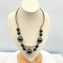Vintage Boho Black Bead Collar Necklace Silver Tone Filigree Toggle 18″ Classic