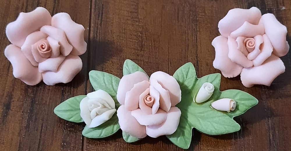 Vintage 1987 Avon Porcelain Pink Petals Pin & Earrings Set~Women’s Jewelry EUC