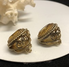 Vintage WHITING & DAVIS “FACETED CITRINE GLASS” GOLD TONE CLIP EARRINGS-Filigree