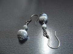 1 Pair Old .75″in Glass Gray w/White Halos Round Dangle Earrings